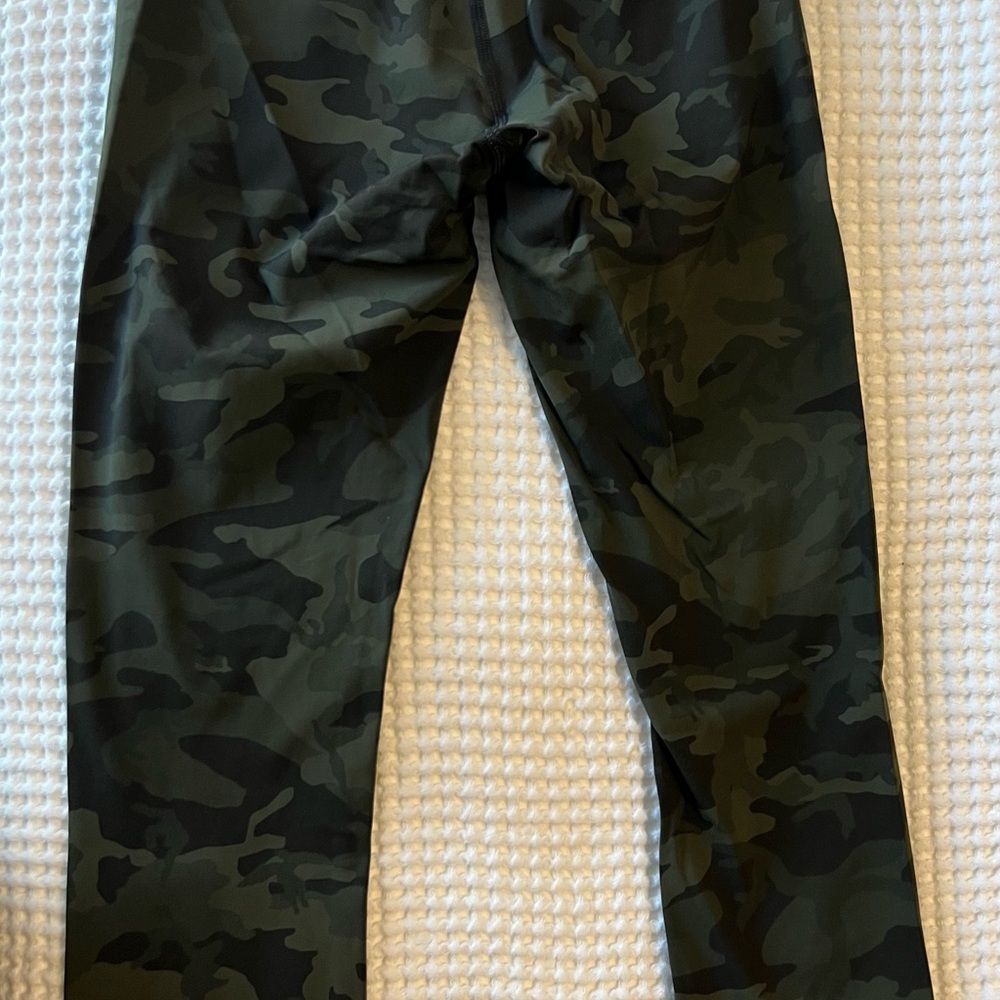 Lululemon Athletica Dark Green Camouflage Leggings